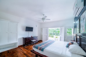 Apartment, 1 Bedroom | Blackout drapes, iron/ironing board, free WiFi, bed sheets