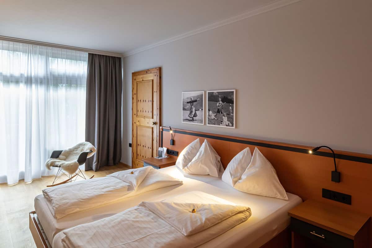 double room | 1 bedroom, hypo-allergenic bedding, minibar, in-room safe