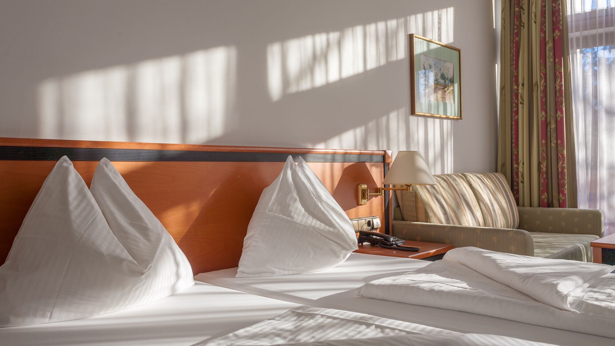 family room | 1 bedroom, hypo-allergenic bedding, minibar, in-room safe