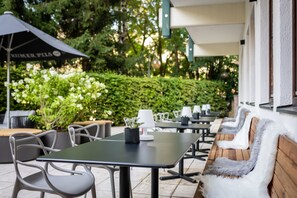 Outdoor dining - Alpenland St. Johann (Sankt Johann im Pongau)