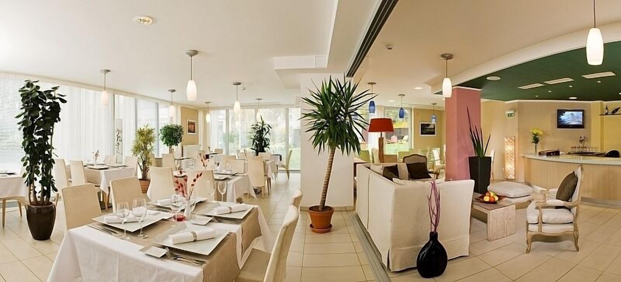 4 Star Hotels
