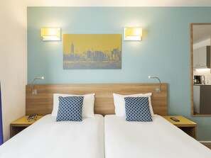In-room safe, desk, iron/ironing board, free WiFi - Aparthotel Adagio Access La Défense Place Charras (Courbevoie)