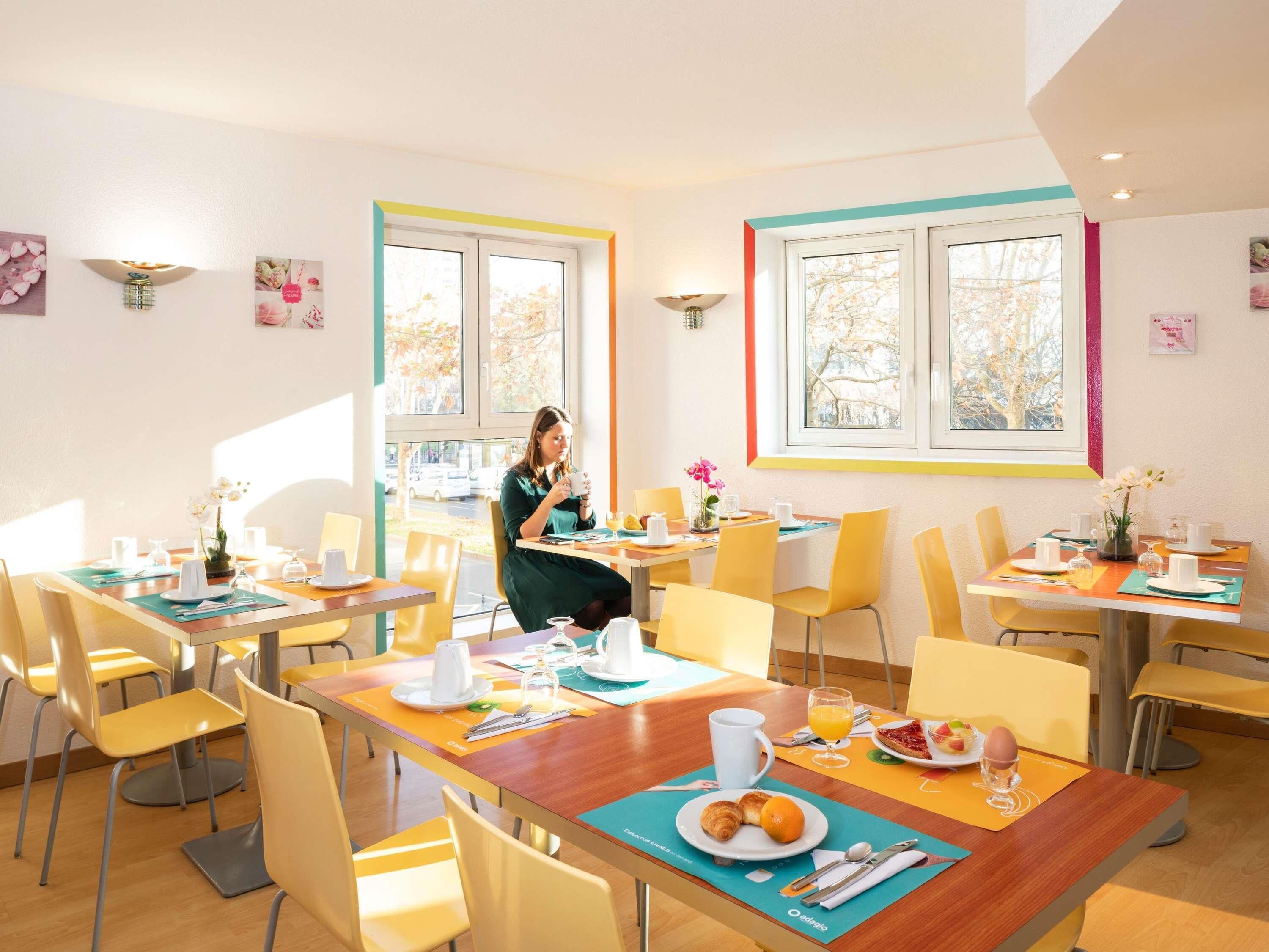 Tägliches kontinentales Frühstück gegen Gebühr