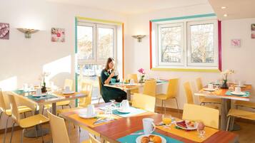 Tägliches kontinentales Frühstück gegen Gebühr