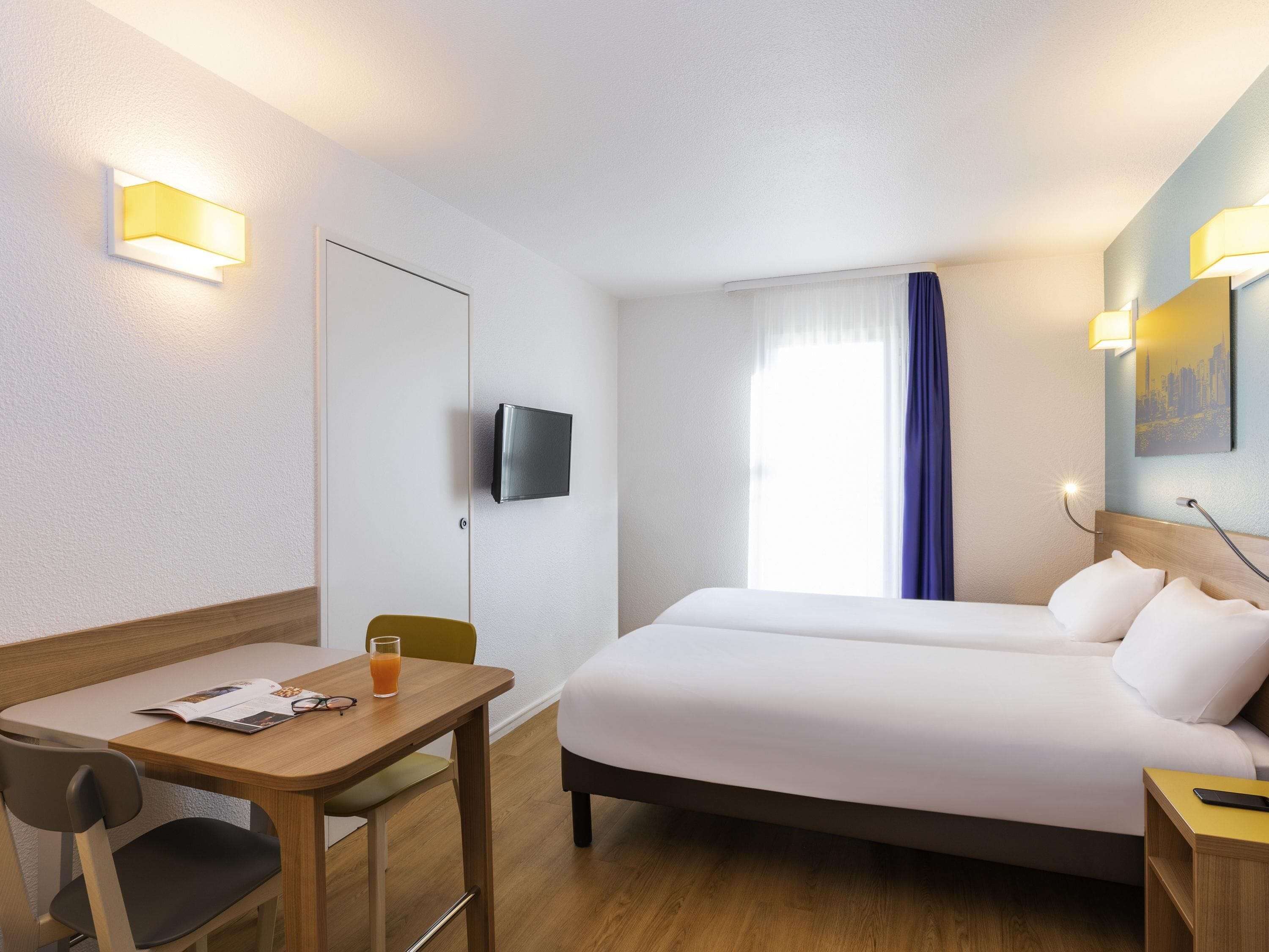 Comfort Studio, 1 Double Bed | In-room safe, desk, iron/ironing board, free WiFi