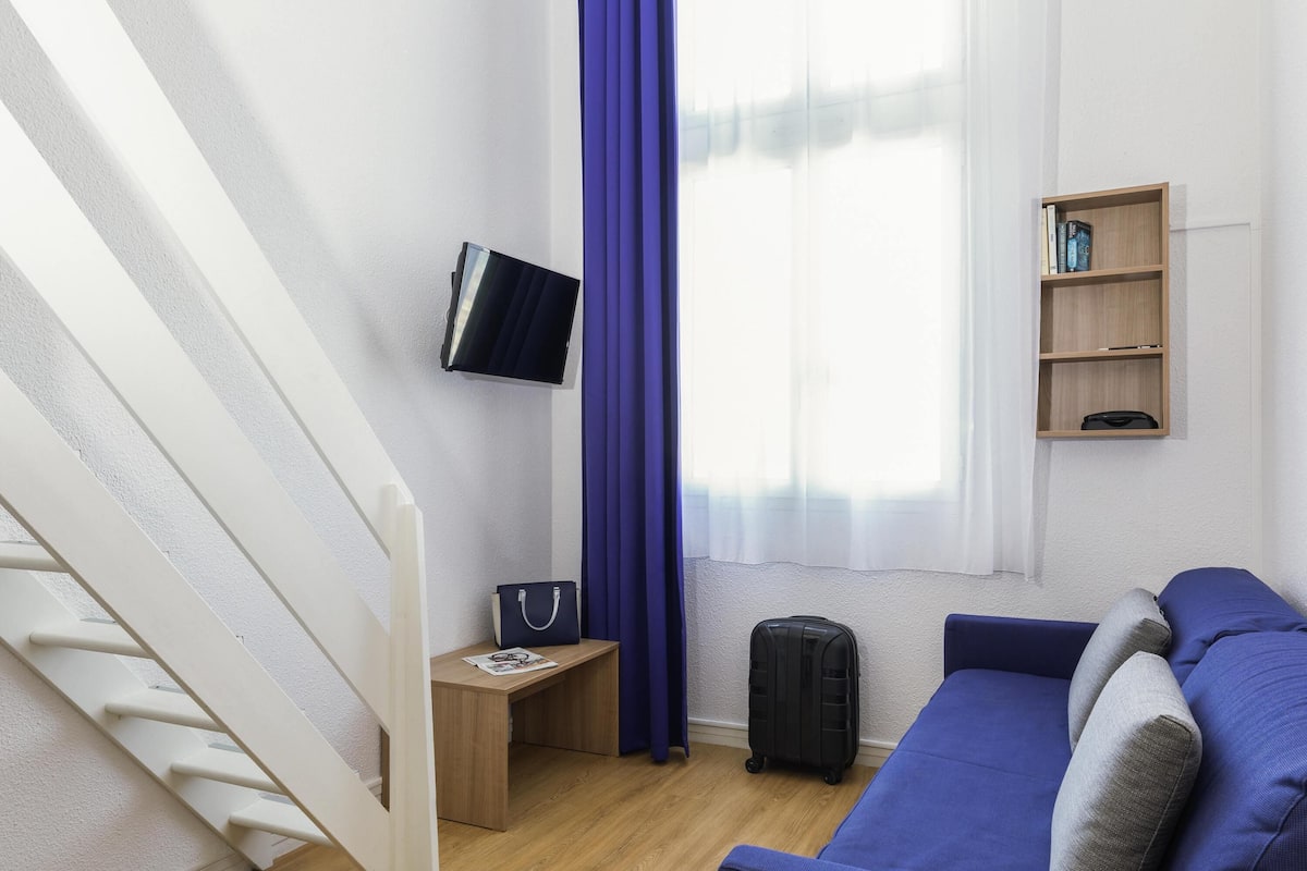 Family Studio (4 people) | In-room safe, desk, iron/ironing board, free WiFi
