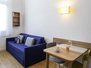 In-room safe, desk, iron/ironing board, free WiFi - Aparthotel Adagio Access La Défense Place Charras (Courbevoie)