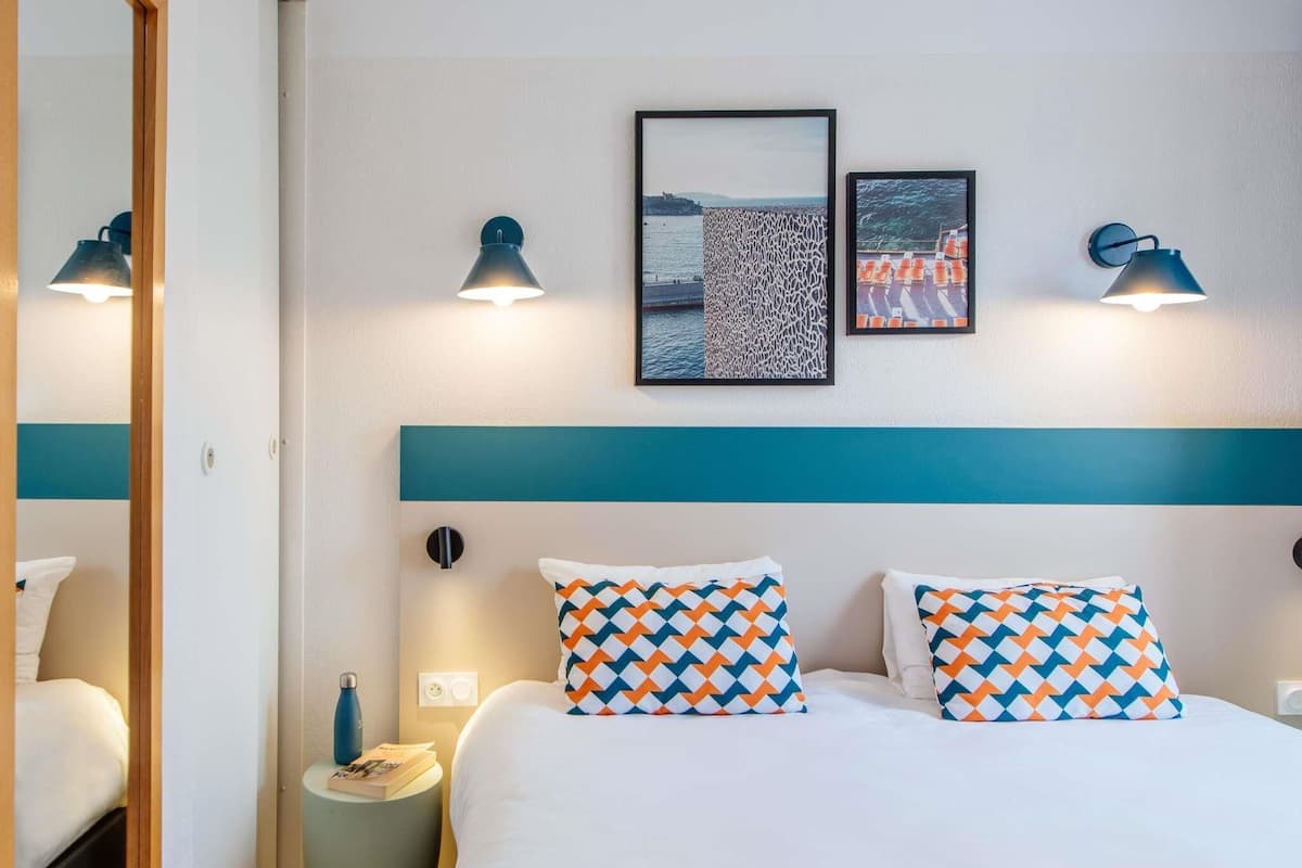 Apartment, 1 Bedroom, Balcony | In-room safe, desk, blackout curtains, soundproofing