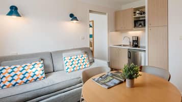 Apartment, 1 Bedroom | In-room safe, individually furnished, desk, blackout drapes