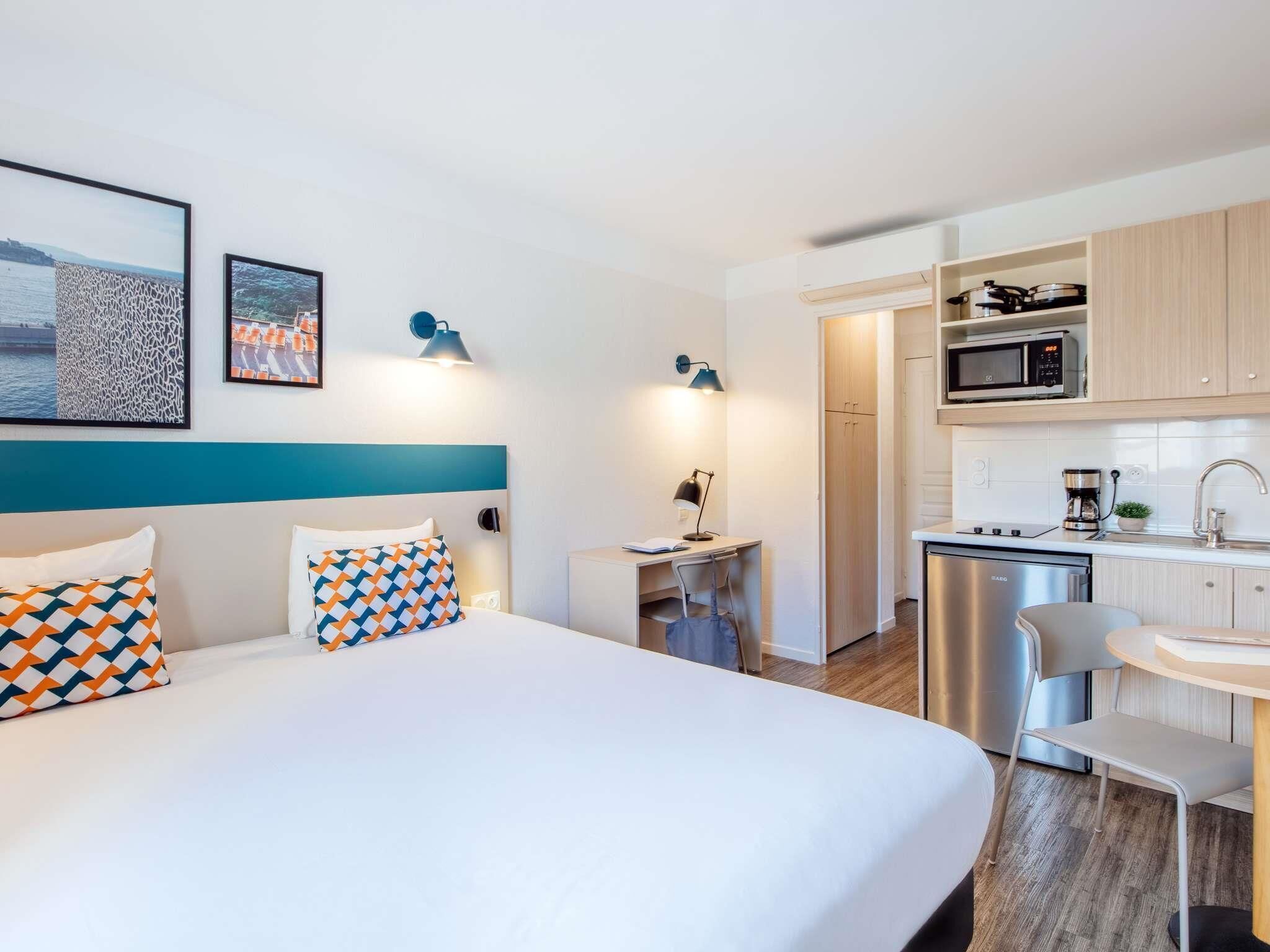 Studio, 1 Double Bed | In-room safe, desk, blackout curtains, soundproofing