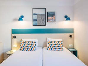 Studio, 2 Twin Beds | In-room safe, individually furnished, desk, blackout drapes