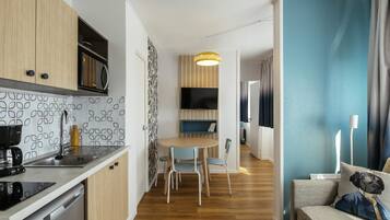 Studio, Multiple Beds | In-room safe, desk, iron/ironing board, free cots/infant beds