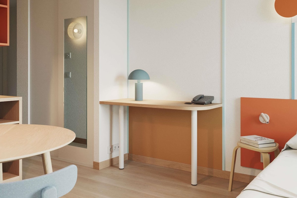 Bureau, rideaux occultants, chambres insonorisées, lits bébé (gratuits)