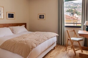 Habitación doble estándar | Escritorio, cortinas blackout, insonorización y cunas gratuitas 