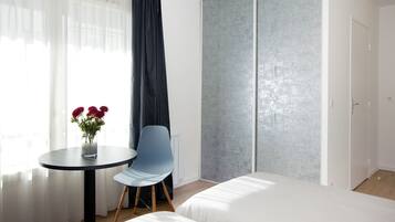 Desk, soundproofing, iron/ironing board, free WiFi