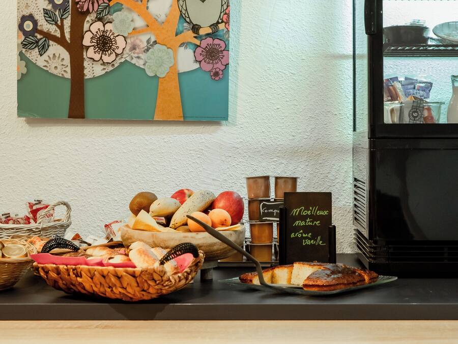Desayuno buffet diario (EUR 11 por persona)