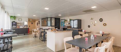 Daily buffet breakfast (EUR 9.9 per person)