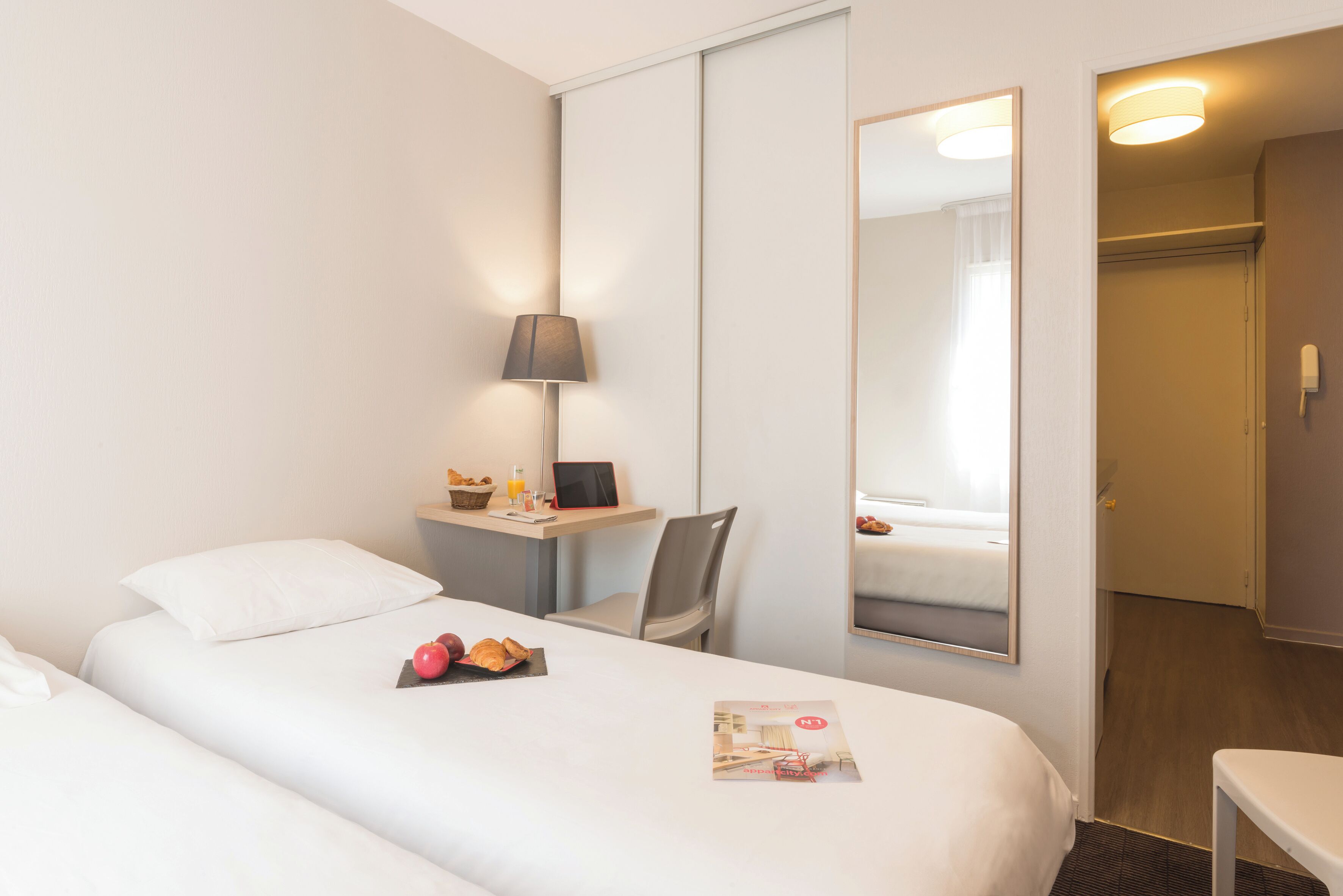 1 sovesofa | Skrivebord, strygejern/strygebræt, gratis Wi-Fi