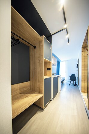 Studio Premium, 2 Tempat Tidur Twin | Dapur pribadi | Lemari es, microwave, kompor, dan mesin pembuat kopi/teh