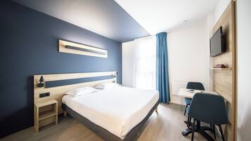 Premium-studio, 1 parisänky | Työpöytä, silitysrauta/-lauta, ilmainen Wi-Fi, vuodevaatteet