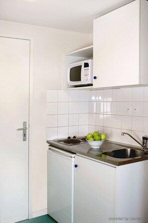 電冰箱、微波爐、爐台、咖啡機/沖茶器