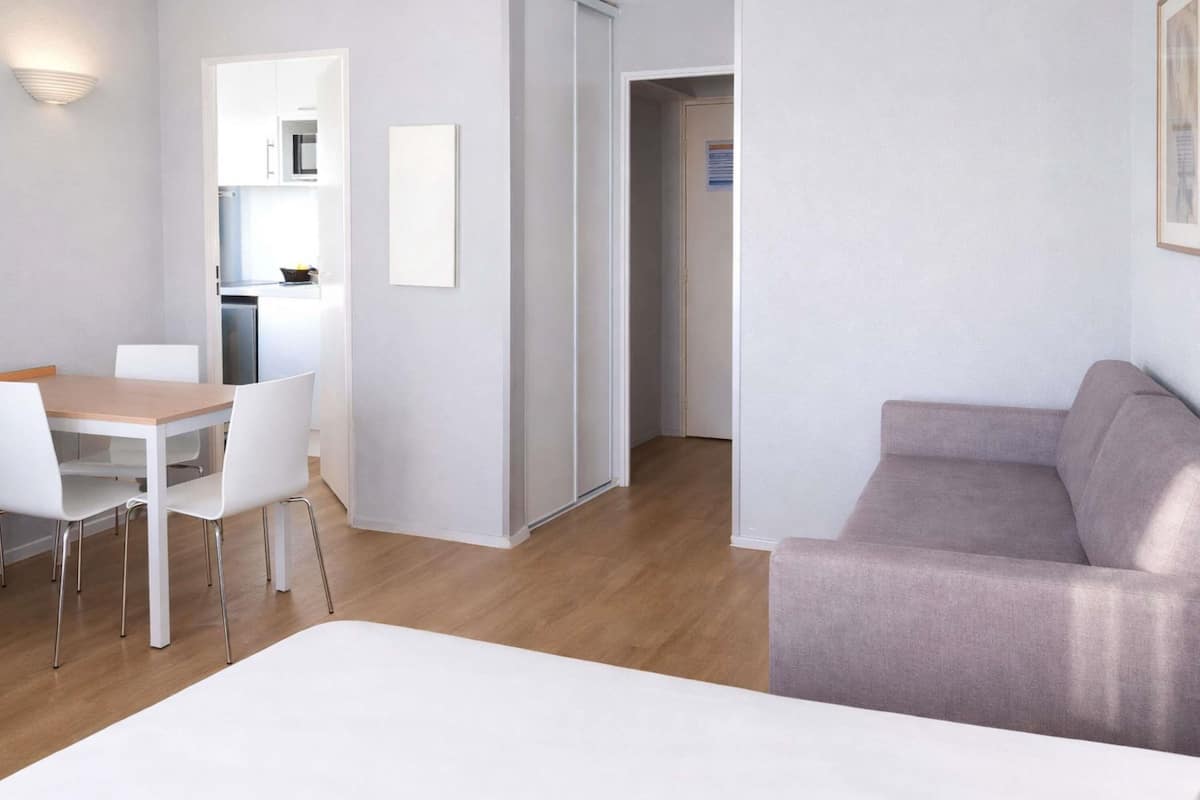 Studio, Multiple Beds