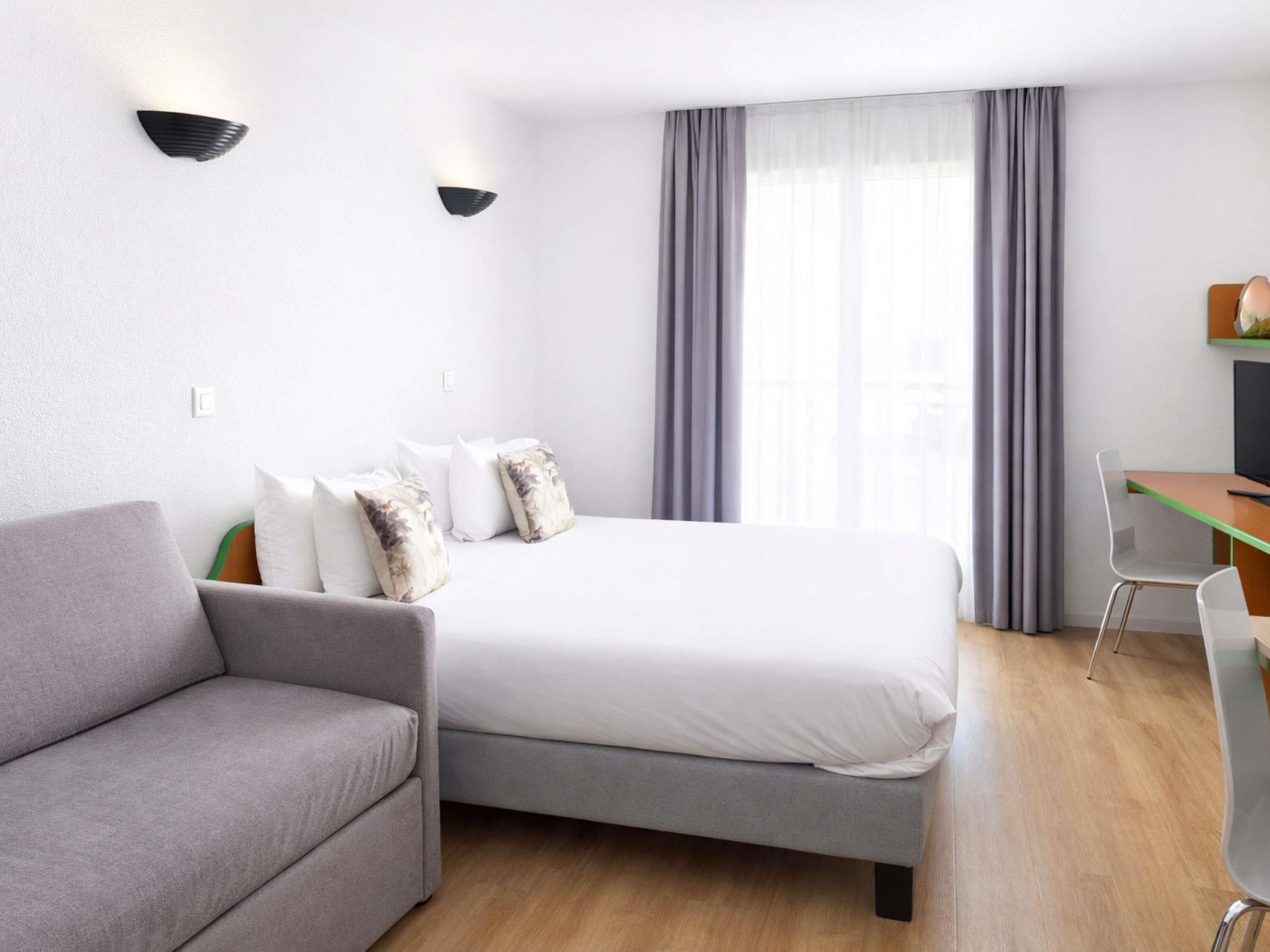 Studio, Multiple Beds