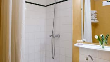 Bureau, chambres insonorisées, fer et planche à repasser