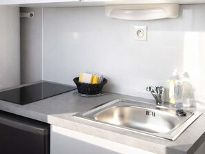 Studio, 2 dobbeltsenger | Skrivebord, lydisolert, strykejern/-brett og barnesenger (inkludert)