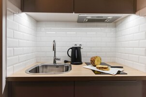 开间 | 私人厨房 | 冰箱、微波炉、炉灶、茶具/咖啡用具