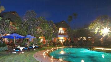 2 outdoor pools, pool umbrellas, sun loungers