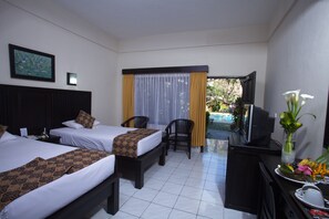 Premium bedding, minibar, in-room safe, desk