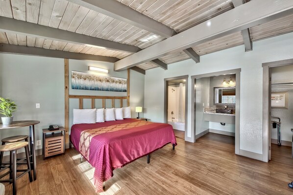 Surmatelas, fer et planche à repasser, Wi-Fi gratuit, draps fournis