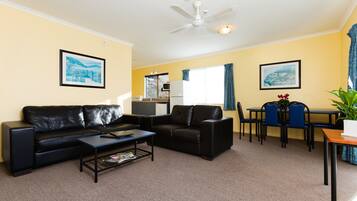 Standard Suite, 2 Bedrooms, Non Smoking, Kitchen (Unit) | Living area