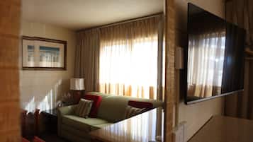 Desk, free WiFi, bed sheets