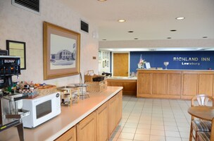 Free daily continental breakfast