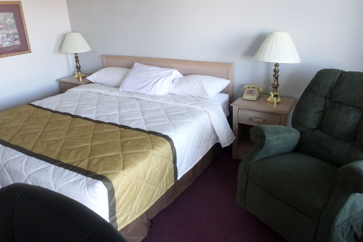 Desk, iron/ironing board, free WiFi, alarm clocks