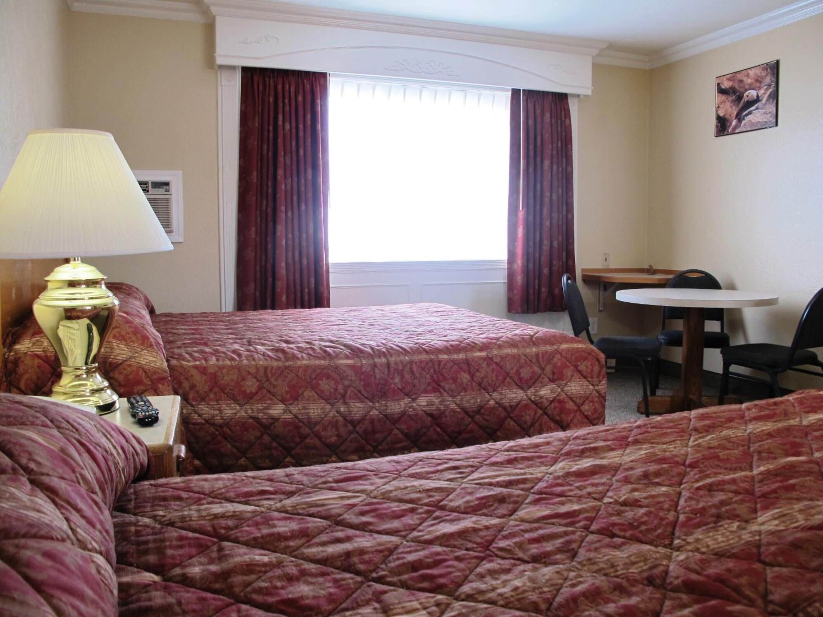 Rollaway beds, free WiFi, bed sheets