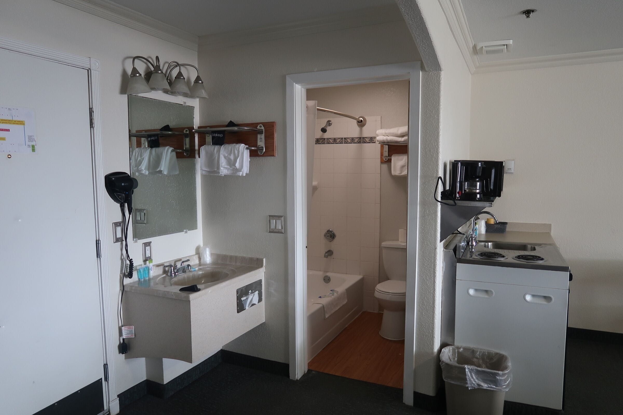 Standard Room, 2 Queen Beds, Kitchenette | Television