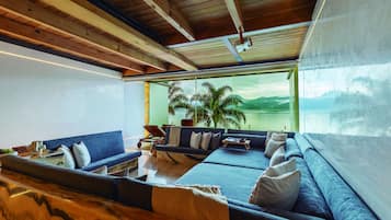 Two Bedroom Family Villa | 50 吋智能電視連有線電視頻道