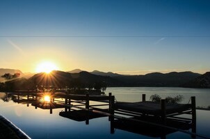 2 piscinas al aire libre, sombrillas, sillones reclinables de piscina