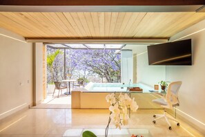Deluxe Studio Suite | Premium bedding, in-room safe, iron/ironing board, bed sheets - El Santuario Resort & Spa (Valle de Bravo)