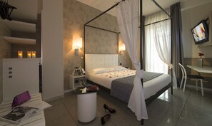 Superior Double Room | Down duvets, in-room safe, desk, free WiFi - Hotel San Francisco (Milan)