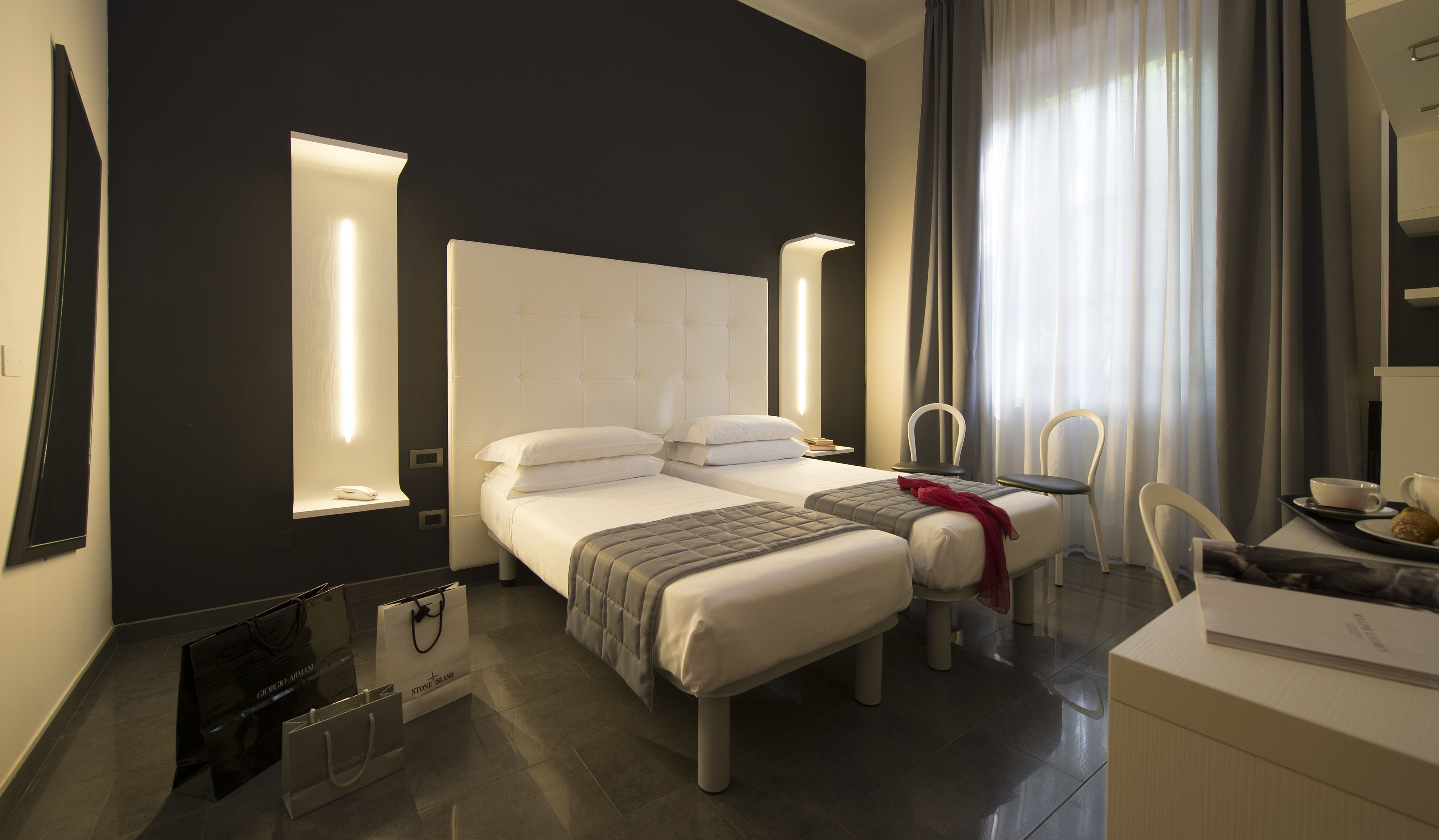 room, 2 single beds | down duvets, in-room safe, desk, free wifi