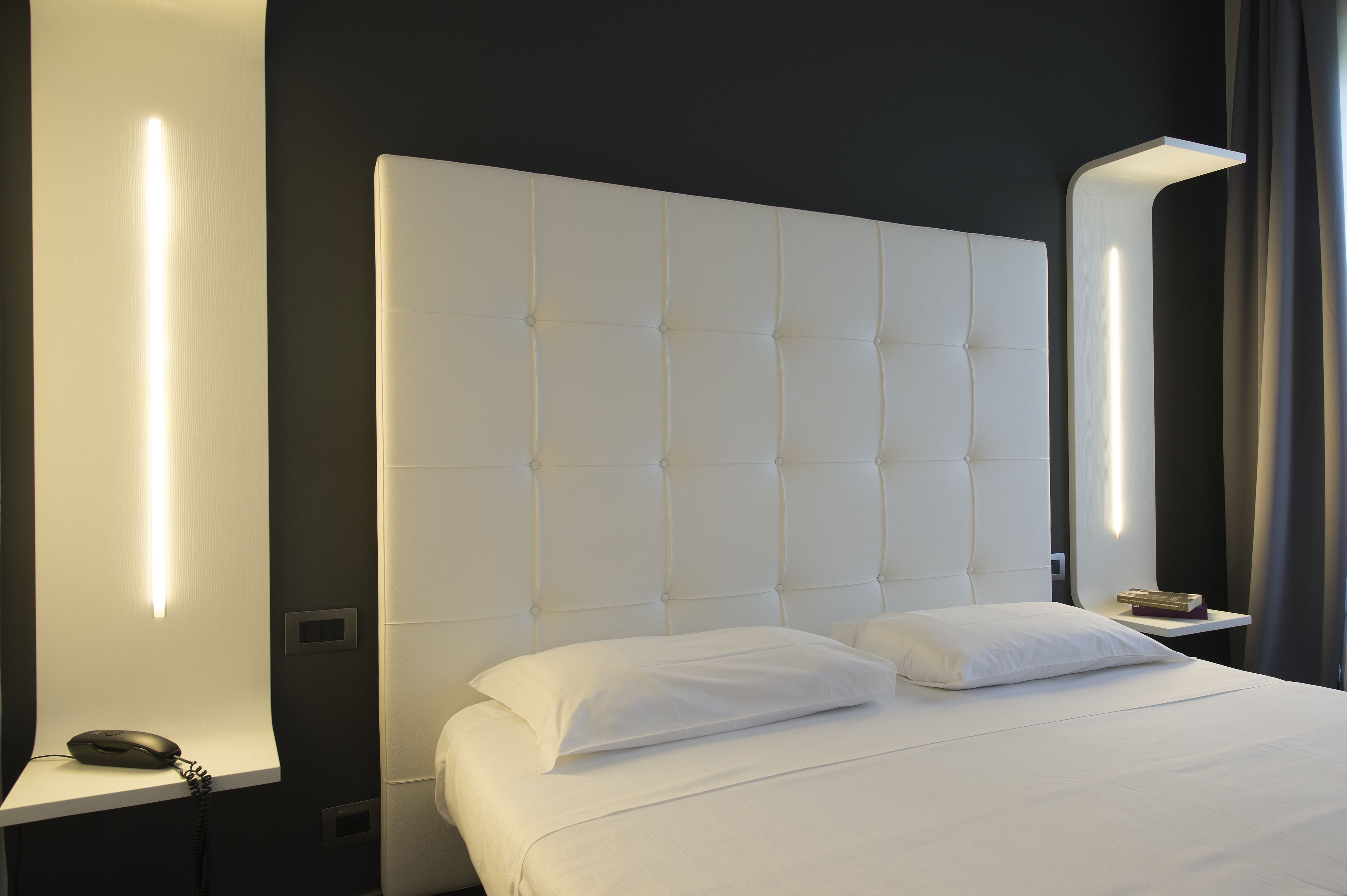 standard double room | down duvets, in-room safe, desk, free wifi