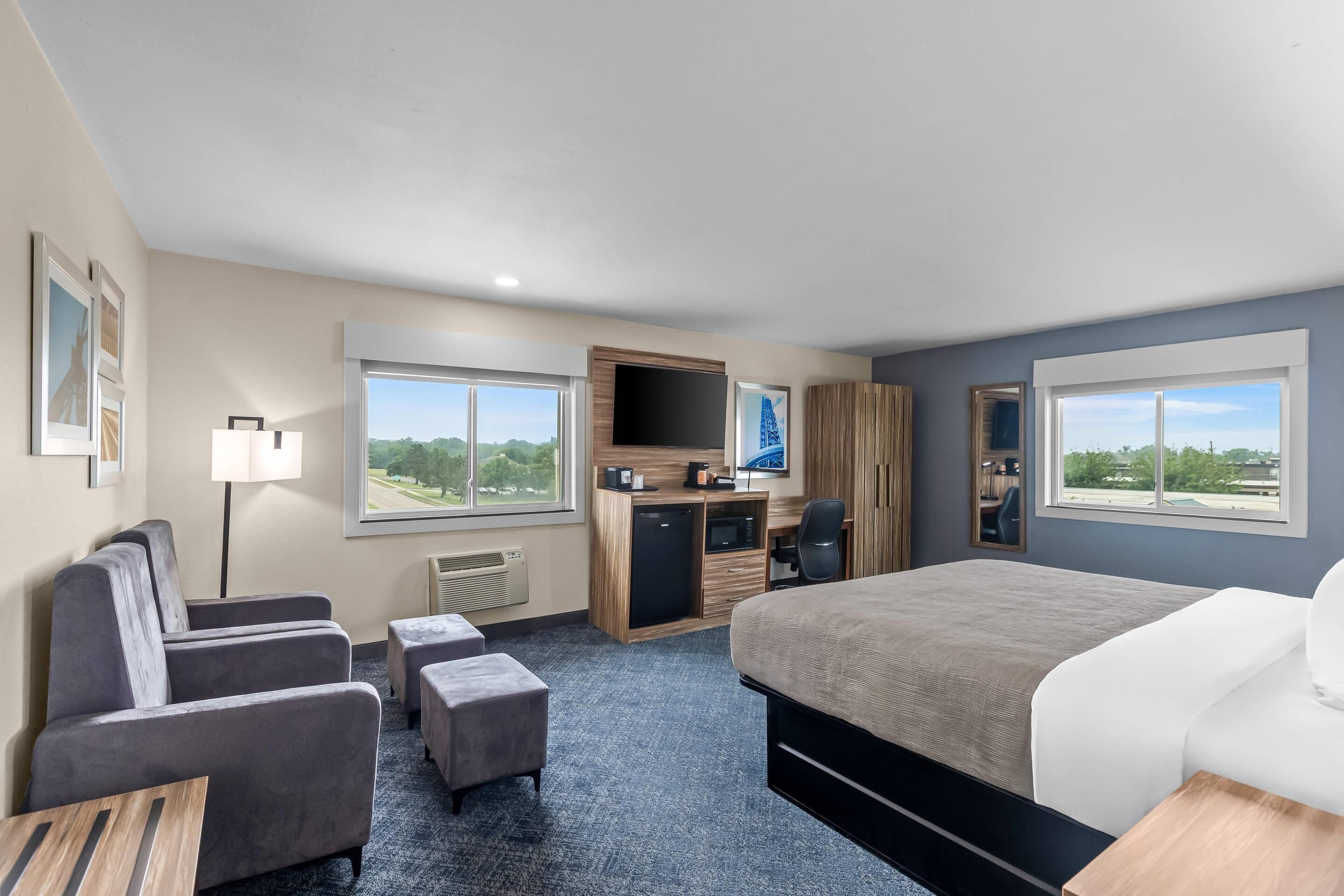 Suite, 1 King Bed, Non Smoking | Premium bedding, down comforters, desk, laptop workspace