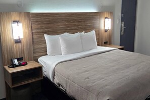 Suite, 1 King Bed, Non Smoking | Premium bedding, down comforters, desk, laptop workspace