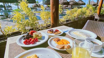 7 restaurantes, se sirve desayuno