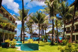 Televisión LCD y películas con cargo 