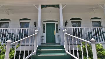 Entrada de la propiedad